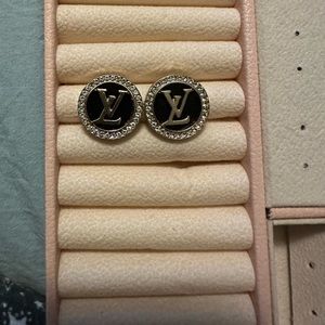 New pair of earrings